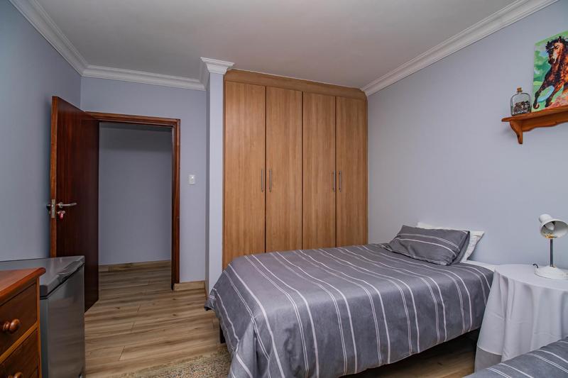 9 Bedroom Property for Sale in Outeniqua Strand Western Cape